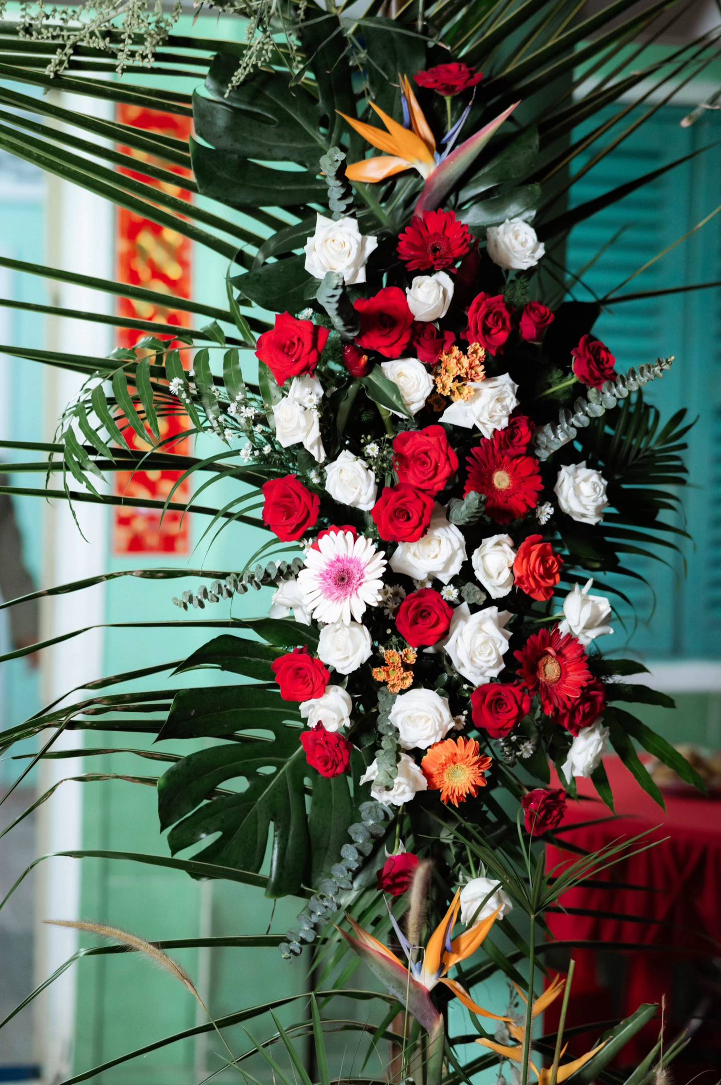 Cô dâu miền Tây tự tay làm cổng cưới, trang trí hoa tươi từ trong ra ngoài: Đẹp mỹ mãn nhưng giá rẻ bất ngờ- Ảnh 12.
