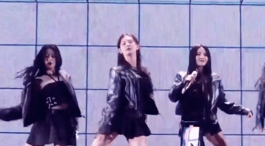 Nhóm nữ ám ảnh với đạo nhái- Ảnh 8. Nhóm nữ ám ảnh với đạo nhái- Ảnh 8.