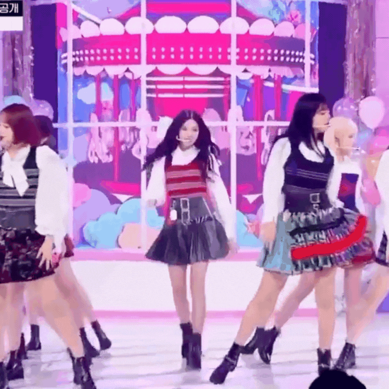 Tuổi 20 của “công chúa Kpop”: Trẻ đẹp giàu, từ bé đã làm center, sự nghiệp lên như diều gặp gió- Ảnh 4.
