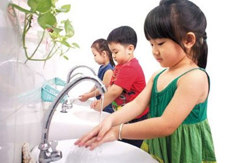 Cùng sốt, ho nhưng không giống nhau: Phân biệt COVID-19 với cúm mùa, sốt xuất huyết- Ảnh 2.
