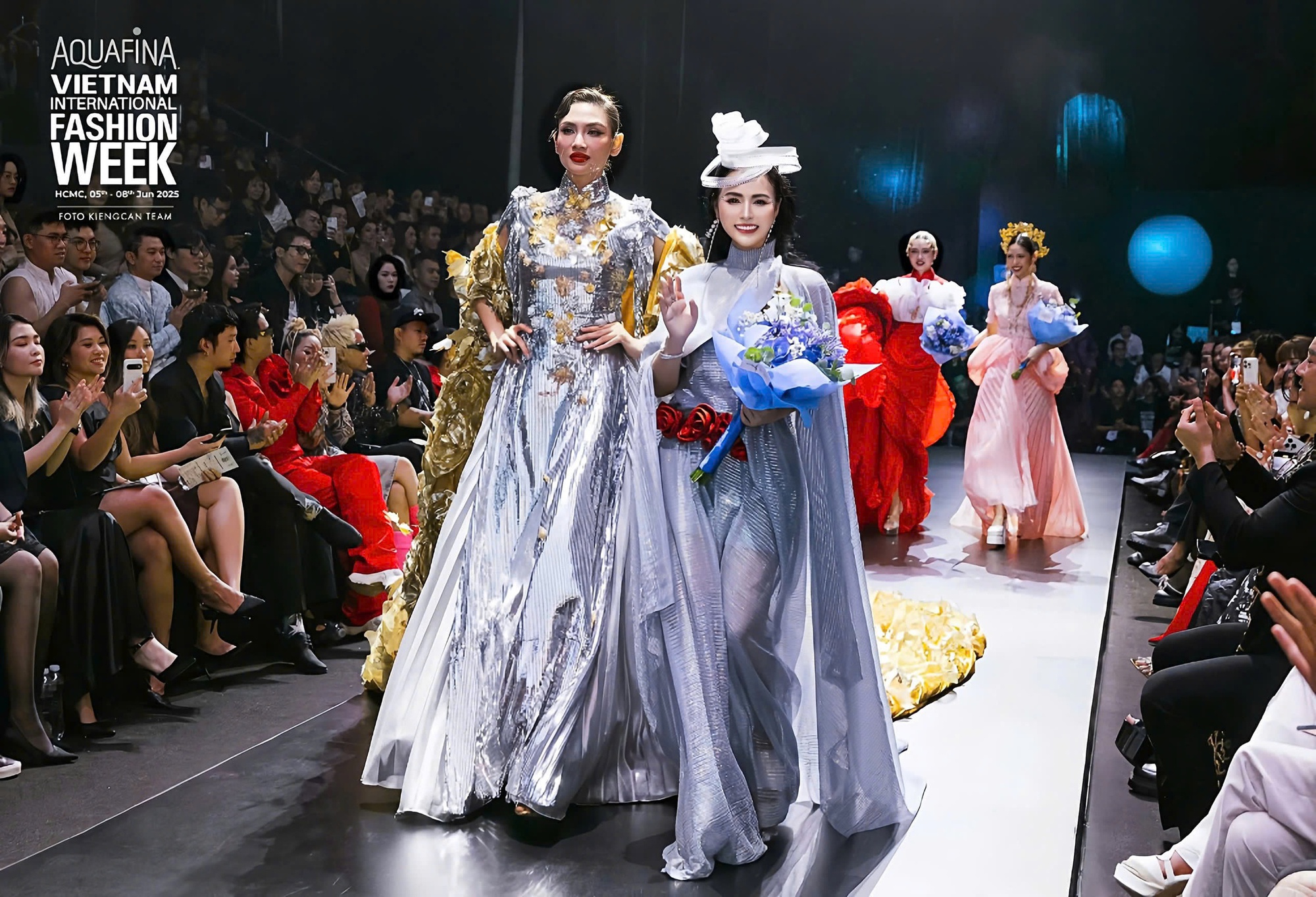 Người đứng sau những bước catwalk "triệu view" trong show diễn của NTK Thanh Hương Bùi- Ảnh 1. Người đứng sau những bước catwalk "triệu view" trong show diễn của NTK Thanh Hương Bùi- Ảnh 1.