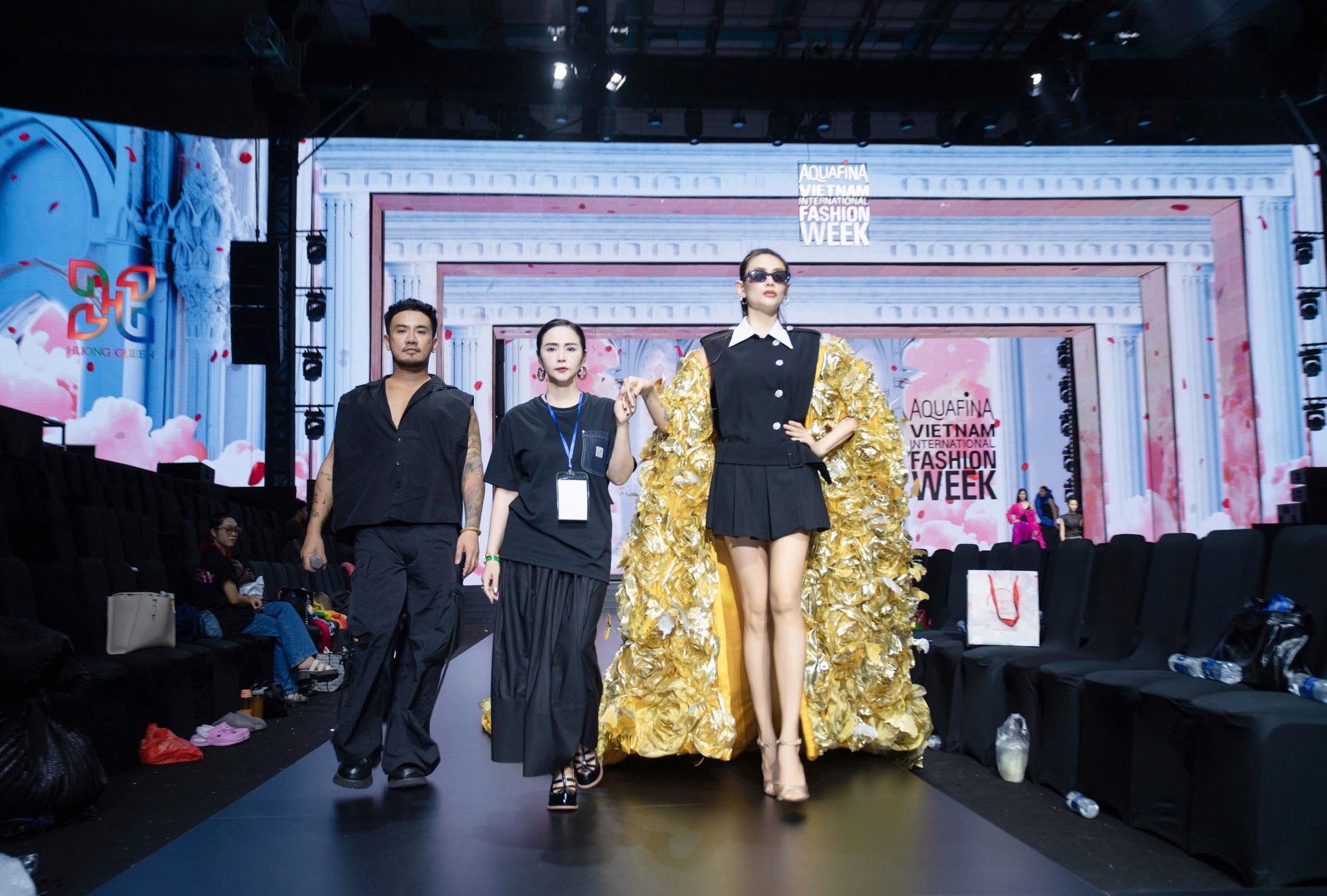 Người đứng sau những bước catwalk "triệu view" trong show diễn của NTK Thanh Hương Bùi- Ảnh 2. Người đứng sau những bước catwalk "triệu view" trong show diễn của NTK Thanh Hương Bùi- Ảnh 2.