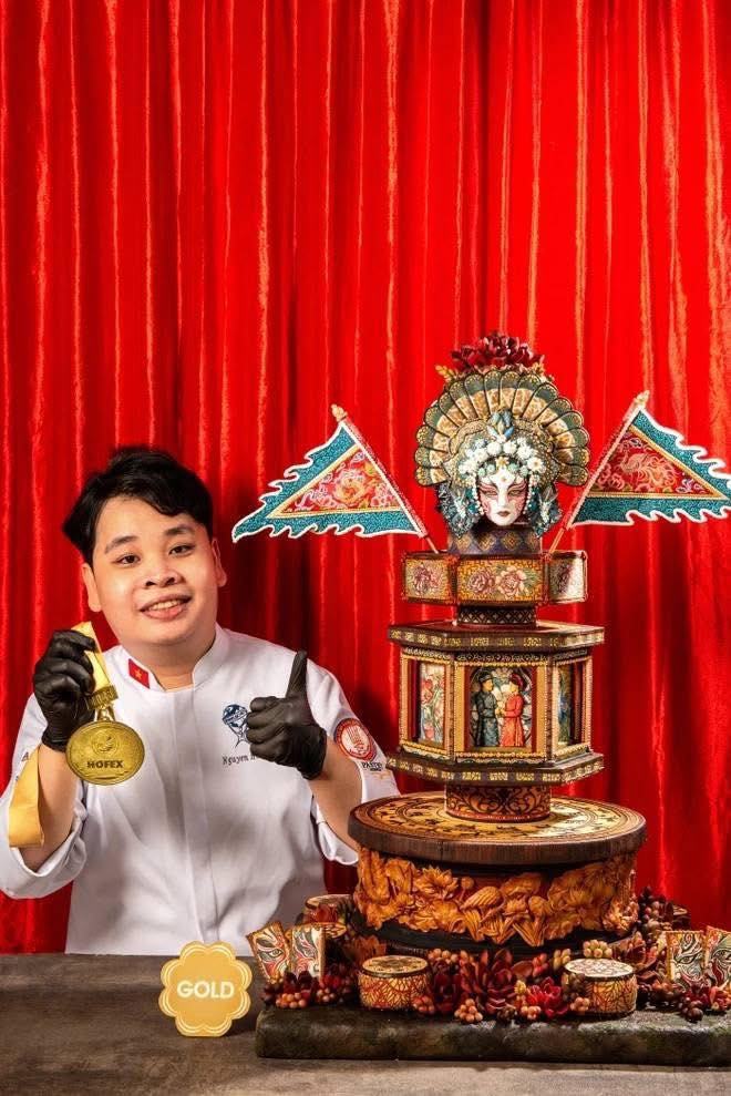 Chiếc bánh cưới "Hỷ sự hát bội" của nghệ nhân Việt đoạt giải cao nhất tại đấu trường ẩm thực hàng đầu châu Á- Ảnh 5.