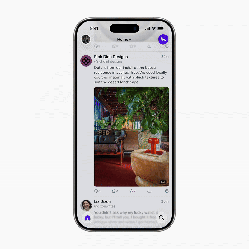 Các bản cập nhật Apple Intelligence mở rộng hỗ trợ trí thông minh thị giác cho nội dung trên màn hình iPhone của người dùng, giúp họ thực hiện các thao tác như tìm kiếm các sản phẩm tương tự bằng Google, Etsy hoặc các ứng dụng được hỗ trợ khác