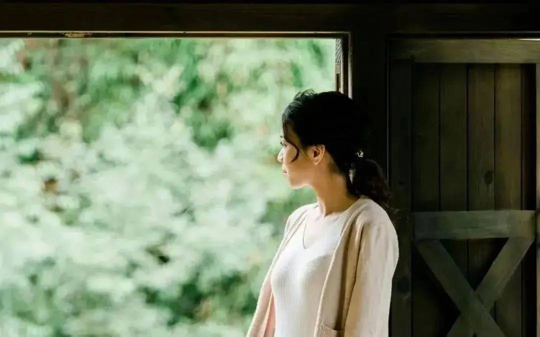 Hầu hết phụ nữ dễ mắc bệnh nghiêm trọng đều có 4 thói quen này. Hy vọng bạn không có bất kỳ thói quen nào!- Ảnh 1.