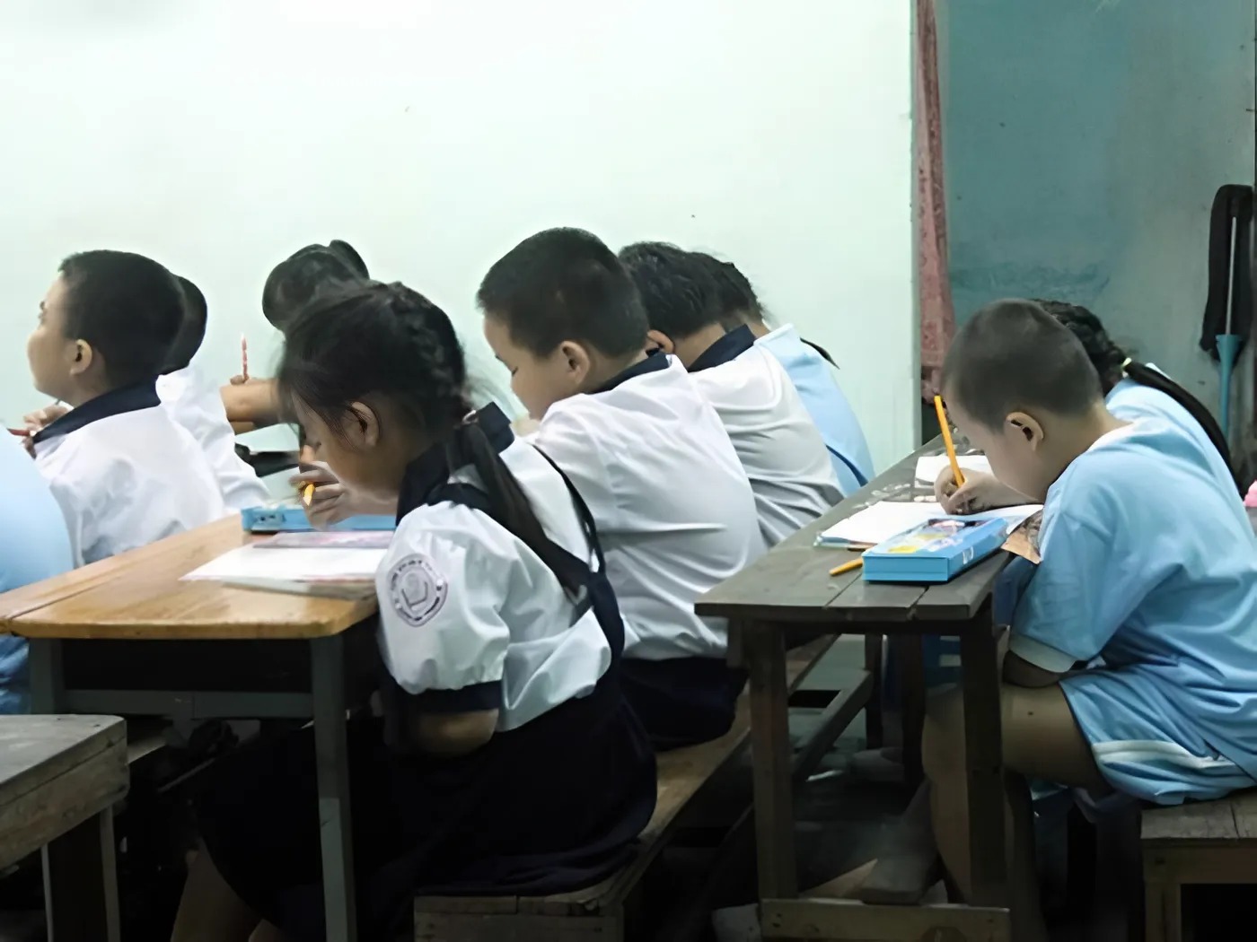 Tôi "hãi" khi đọc bài đăng của 1 phụ huynh Hà Nội: Tự tạo áp lực như này rồi lại đổ lỗi các Bộ/Ban ngành!- Ảnh 2.