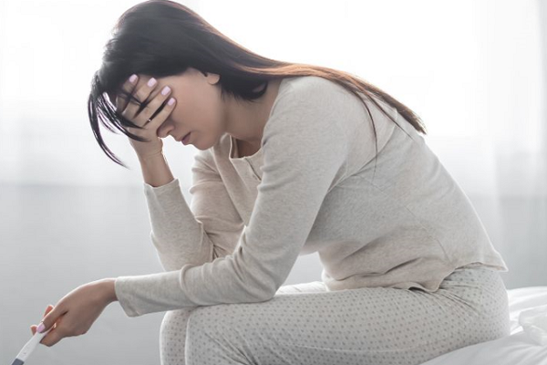 Coi thường kinh nguyệt không đều ở giai đoạn tiền mãn kinh, người phụ nữ bị lạc nội mạc tử cung nghiêm trọng- Ảnh 4.