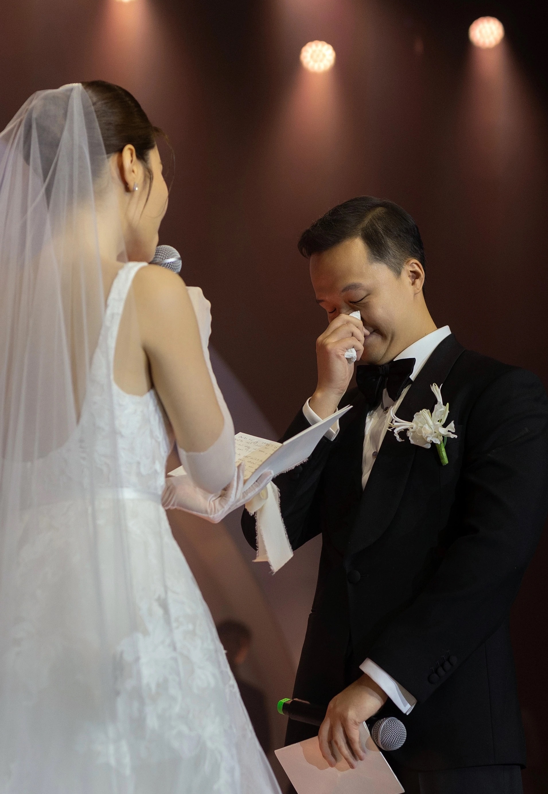 Sao nữ Vbiz được cầu hôn ở độ cao 900m: Từng rạn nứt vì yêu xa, giữ kín 1 thông tin trong suốt 7 tháng- Ảnh 6.