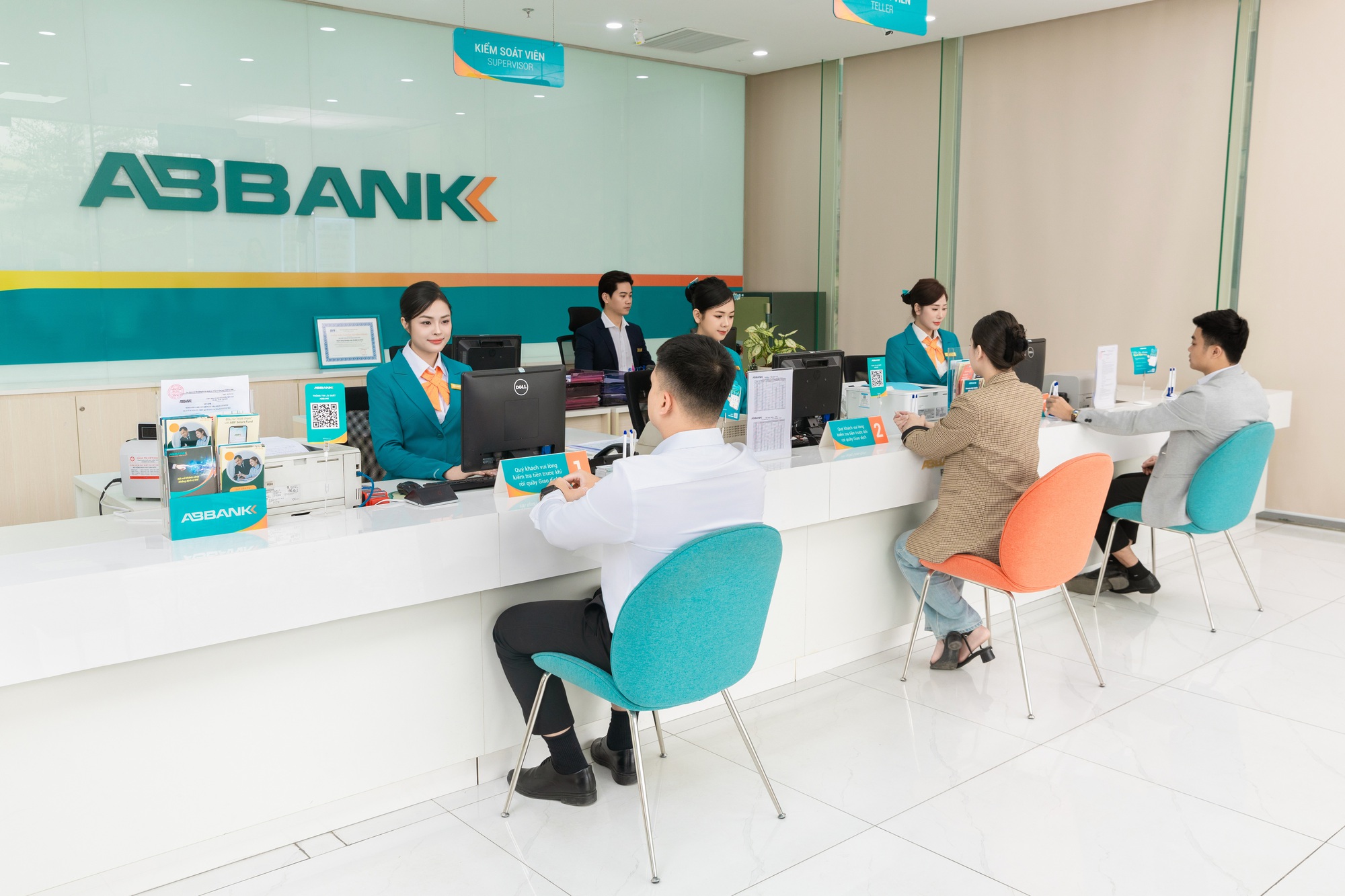 ABBANK tri ân khách hàng và cộng đồng nhân kỷ niệm 32 năm thành lập- Ảnh 2.