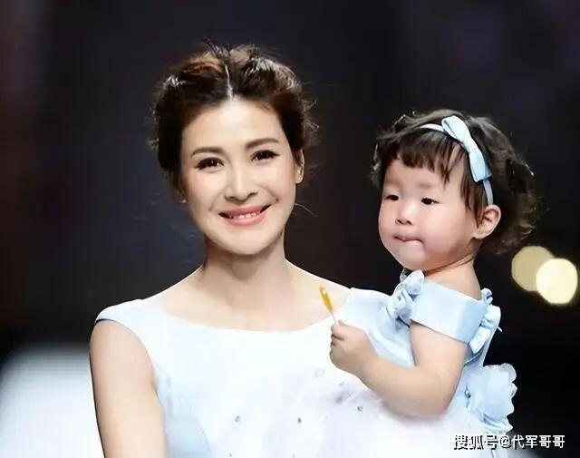 Bỏ tình đầu để làm "phu nhân nghìn tỷ", nữ diễn viên gặp cái kết đắng khi chồng tỷ phú vướng vòng lao lý- Ảnh 4.