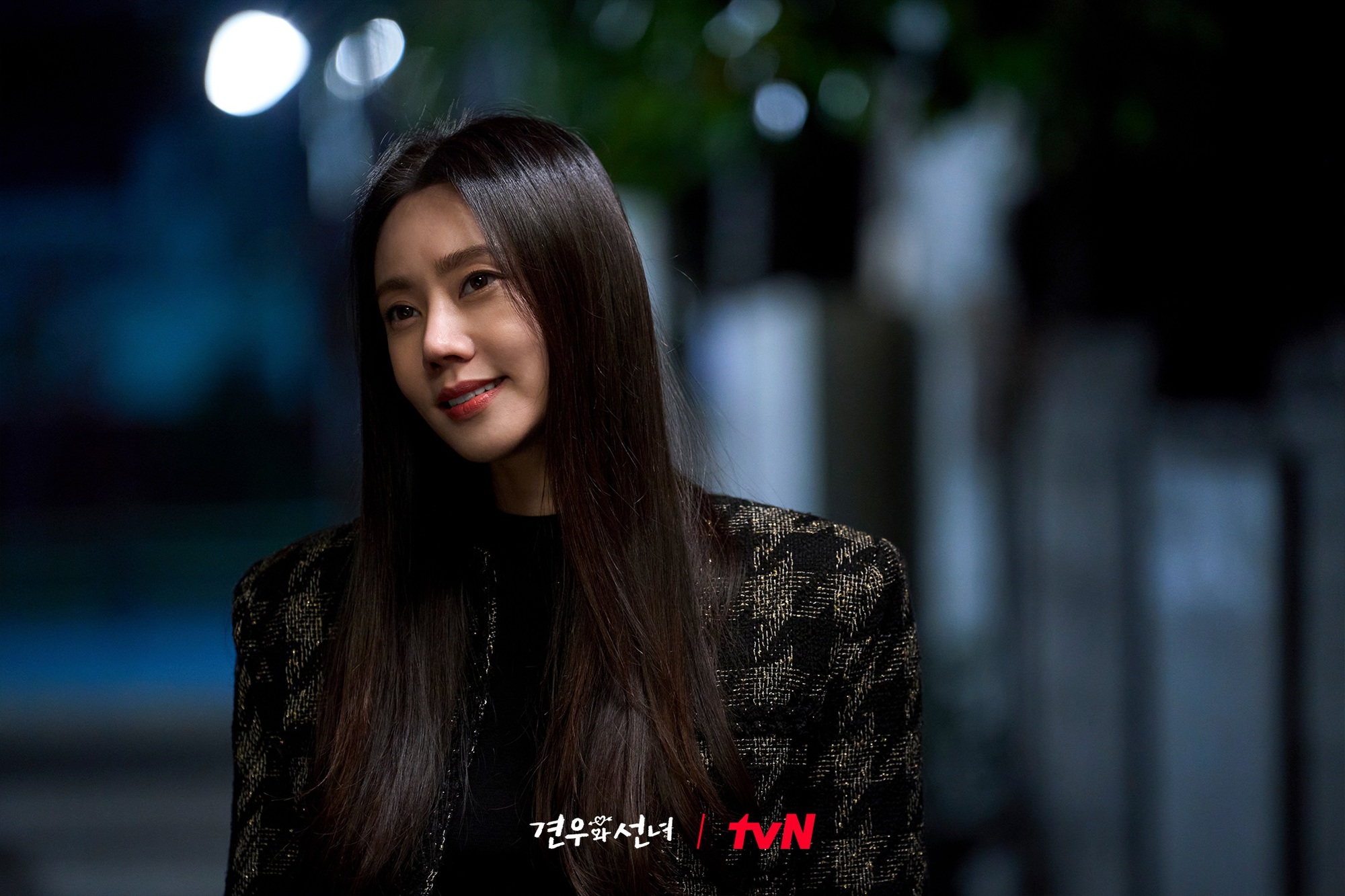 Nữ pháp sư quyến rũ nhất Hàn Quốc 2025: Không tin nổi đây là visual U50, nhan sắc nét căng ngắm mê quên lối về- Ảnh 2.