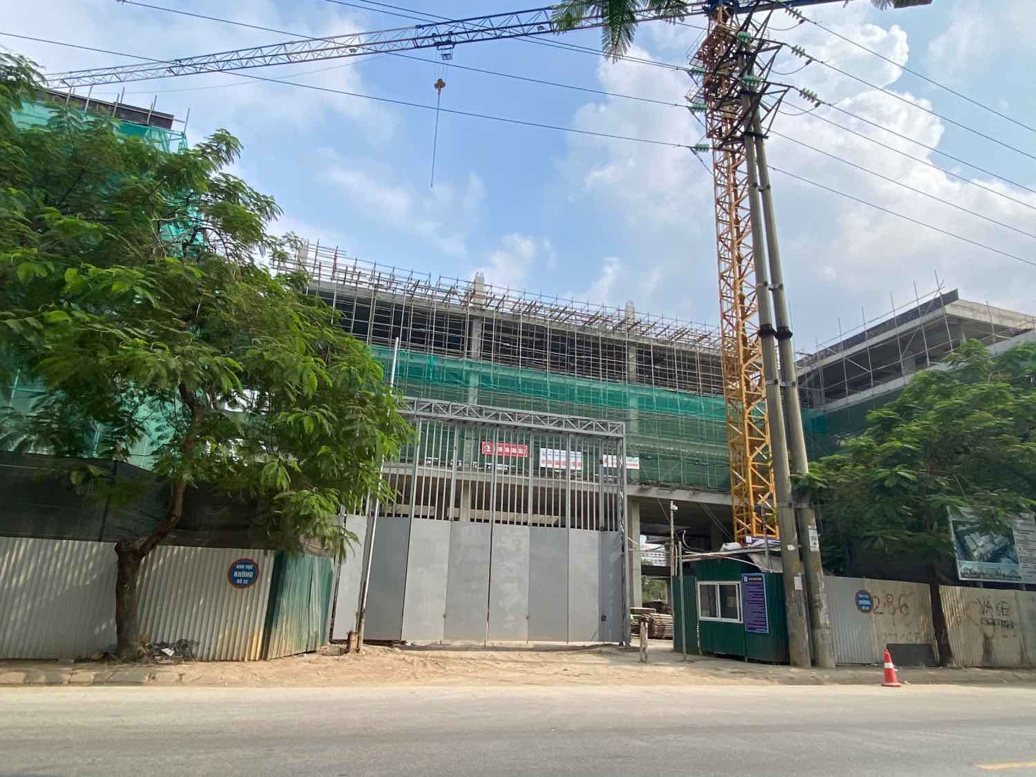 Cận cảnh trường THPT mới cực to đẹp, tuyển sinh TRÀN TUYẾN năm nay tại quận Hoàng Mai: Nhìn cơ sở vật chất mà mê!- Ảnh 4.