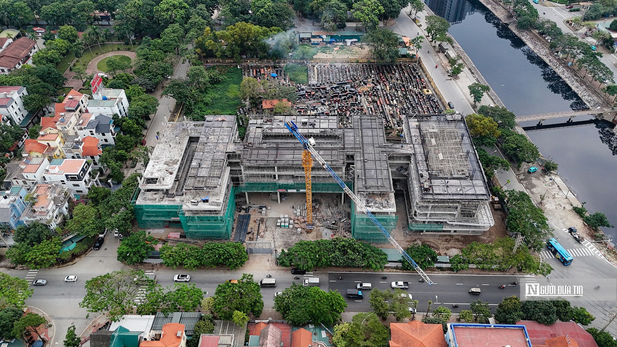 Cận cảnh trường THPT mới cực to đẹp, tuyển sinh TRÀN TUYẾN năm nay tại quận Hoàng Mai: Nhìn cơ sở vật chất mà mê!- Ảnh 2.