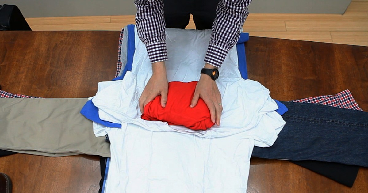 3 cách gấp đồ giúp tôi mang cả tủ quần áo vào vali 7kg đi du lịch mà quần áo vẫn phẳng, đồ vẫn đủ- Ảnh 6.