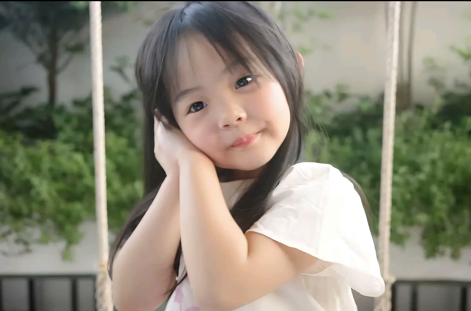 Hot mom Đàm Thu Trang khoe ảnh "nàng thơ" nhà mình khiến hội mẹ bỉm mê mệt nét trong veo của bé Suchin- Ảnh 1. Hot mom Đàm Thu Trang khoe ảnh "nàng thơ" nhà mình khiến hội mẹ bỉm mê mệt nét trong veo của bé Suchin- Ảnh 1.