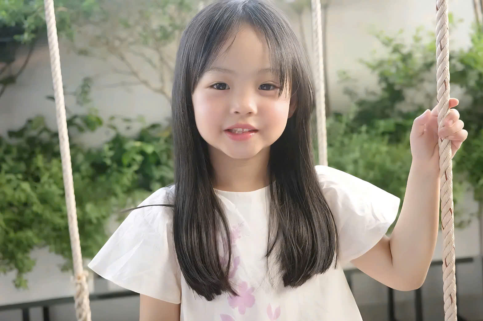 Hot mom Đàm Thu Trang khoe ảnh "nàng thơ" nhà mình khiến hội mẹ bỉm mê mệt nét trong veo của bé Suchin- Ảnh 8. Hot mom Đàm Thu Trang khoe ảnh "nàng thơ" nhà mình khiến hội mẹ bỉm mê mệt nét trong veo của bé Suchin- Ảnh 8.