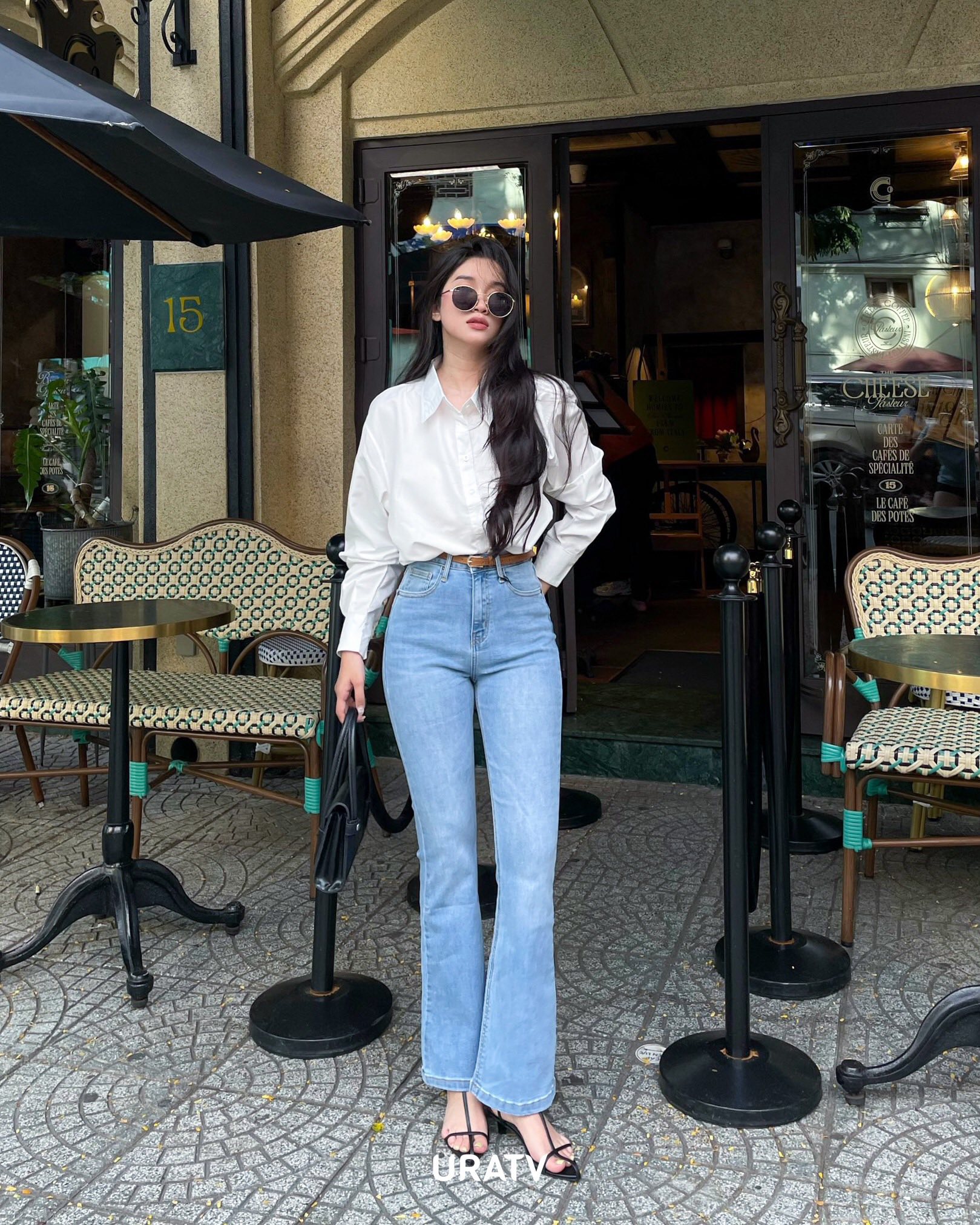 Kiểu quần jeans dành cho phụ nữ tuổi 35+: Tôn dáng, hack chân dài, mặc lên là sang chảnh- Ảnh 12.