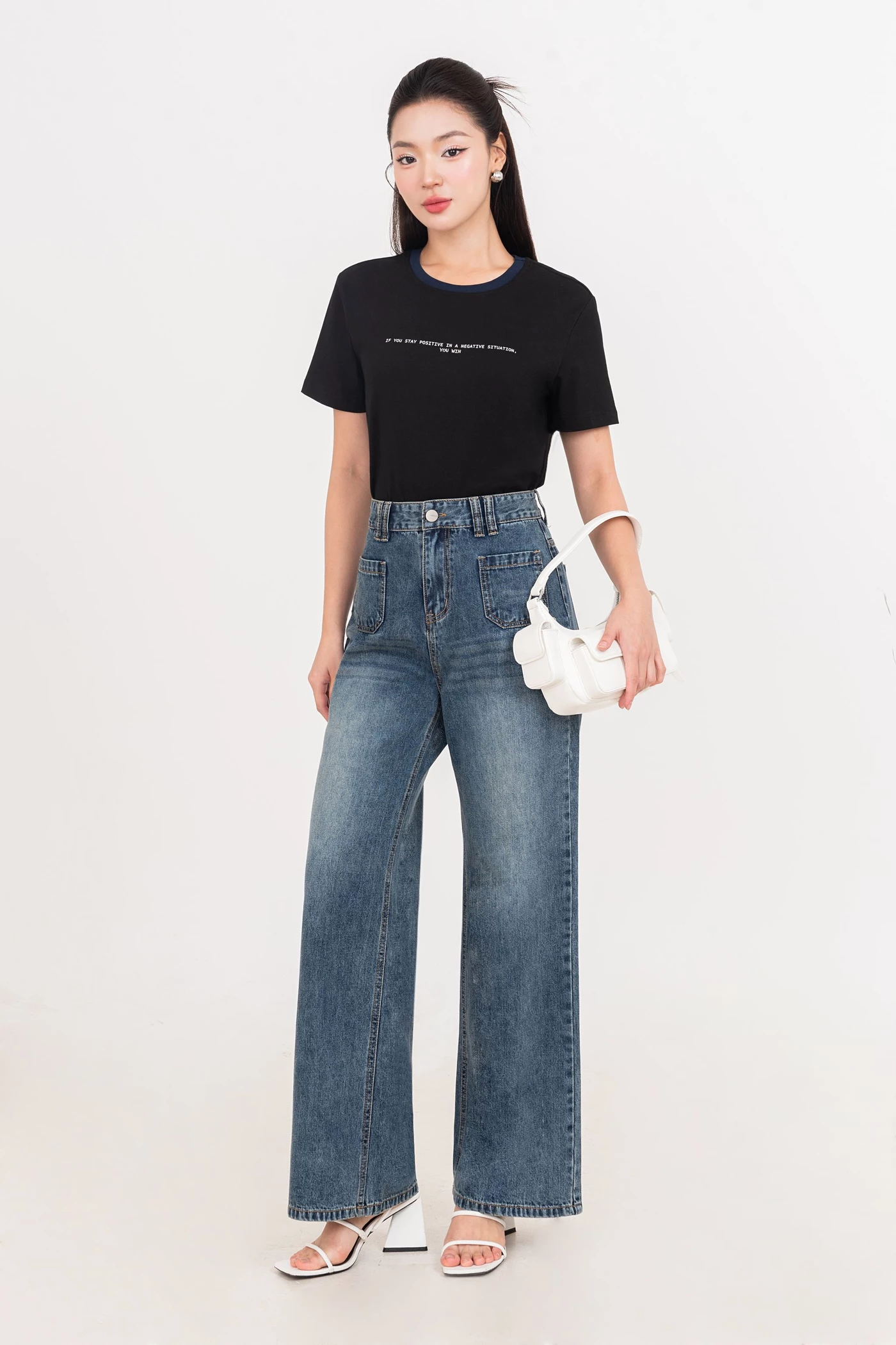 Kiểu quần jeans dành cho phụ nữ tuổi 35+: Tôn dáng, hack chân dài, mặc lên là sang chảnh- Ảnh 7.