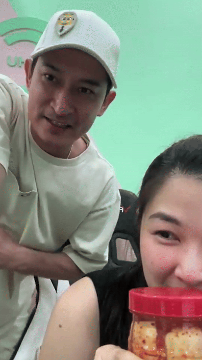 Huy Khánh nói 1 câu rõ thái độ giữa lúc gây bàn tán vì hội ngộ tình tứ với vợ cũ Á hậu- Ảnh 1.