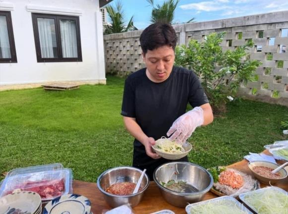 Hai “ông chồng quốc dân” của showbiz Việt: Trường Giang và Huy Trần chăm chỉ vào bếp, chăm cho vợ từng bữa ăn- Ảnh 4. Hai “ông chồng quốc dân” của showbiz Việt: Trường Giang và Huy Trần chăm chỉ vào bếp, chăm cho vợ từng bữa ăn- Ảnh 4.