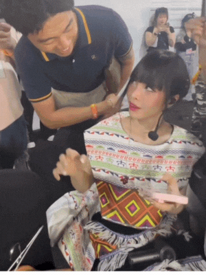 Ca nương Kiều Anh thắng đời 1-0, nhìn cách chồng cưng, chồng chiều mà muốn "xin vía" ngay và luôn!- Ảnh 1. Ca nương Kiều Anh thắng đời 1-0, nhìn cách chồng cưng, chồng chiều mà muốn "xin vía" ngay và luôn!- Ảnh 1.