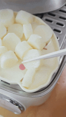 Bữa sáng “nuôi dưỡng tỳ vị”: Món bánh hoa cuốn nhân thịt củ mài, dễ làm lại cực kỳ tốt cho sức khỏe cả nhà- Ảnh 2.