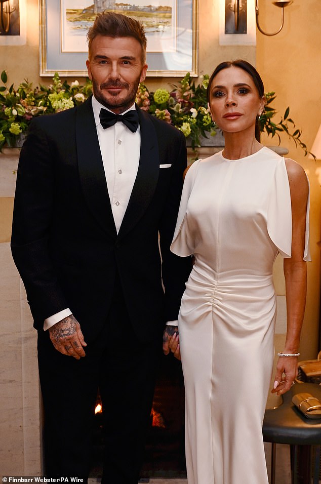 David Beckham chính thức được phong tước "Hiệp sĩ", Victoria thành "Lady", hào quang chói lọi!- Ảnh 3.