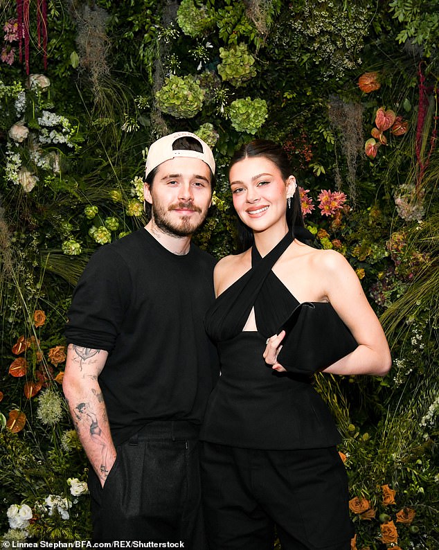Nực cười story của cậu cả nhà Beckham khi bố được phong "hiệp sĩ": Công sinh thành-dưỡng dục không bằng 1 chai nước sốt cay!- Ảnh 7. Nực cười story của cậu cả nhà Beckham khi bố được phong "hiệp sĩ": Công sinh thành-dưỡng dục không bằng 1 chai nước sốt cay!- Ảnh 7.