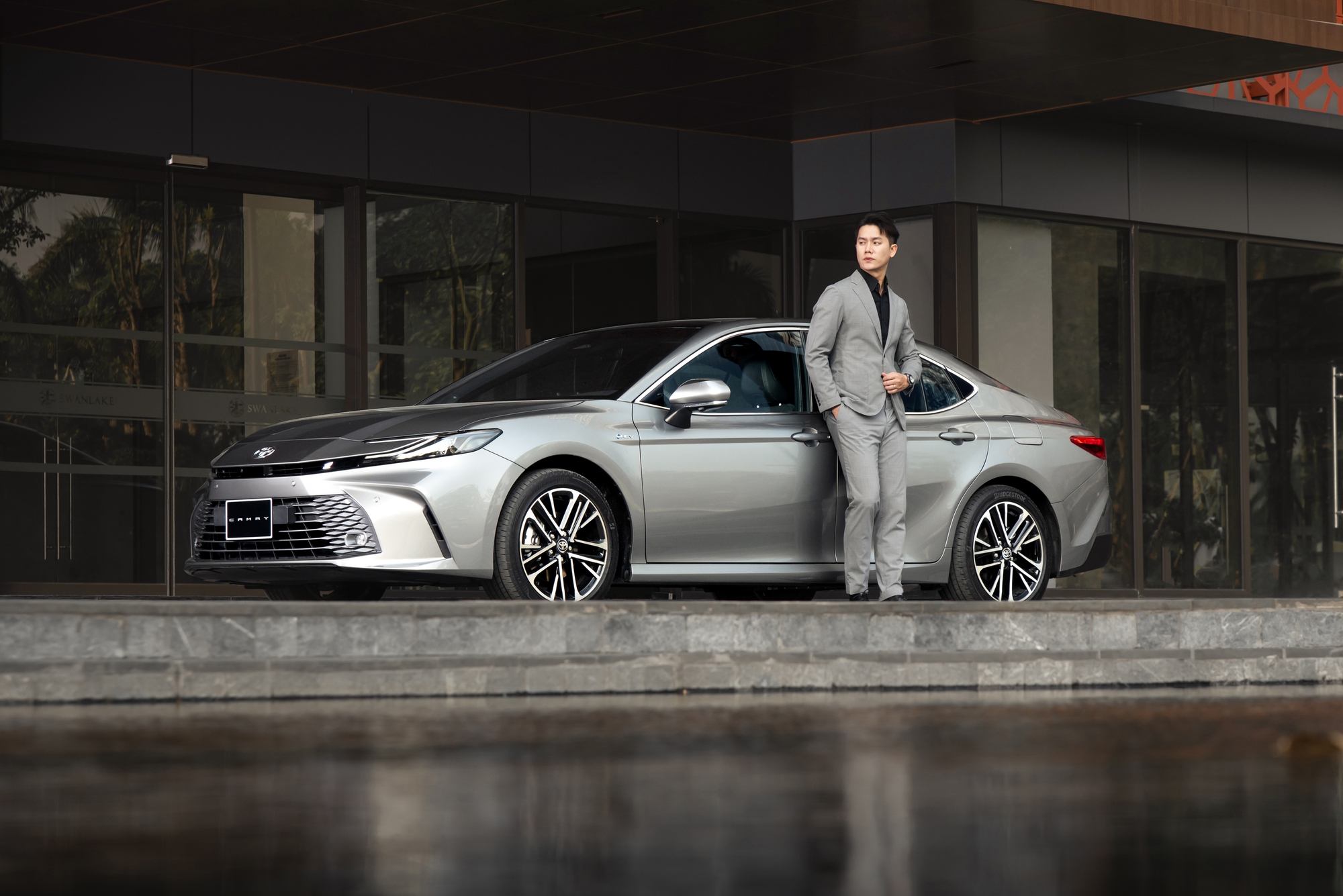 Toyota Camry 2025 – Chiếc sedan hợp gu người Việt hiện đại- Ảnh 1.