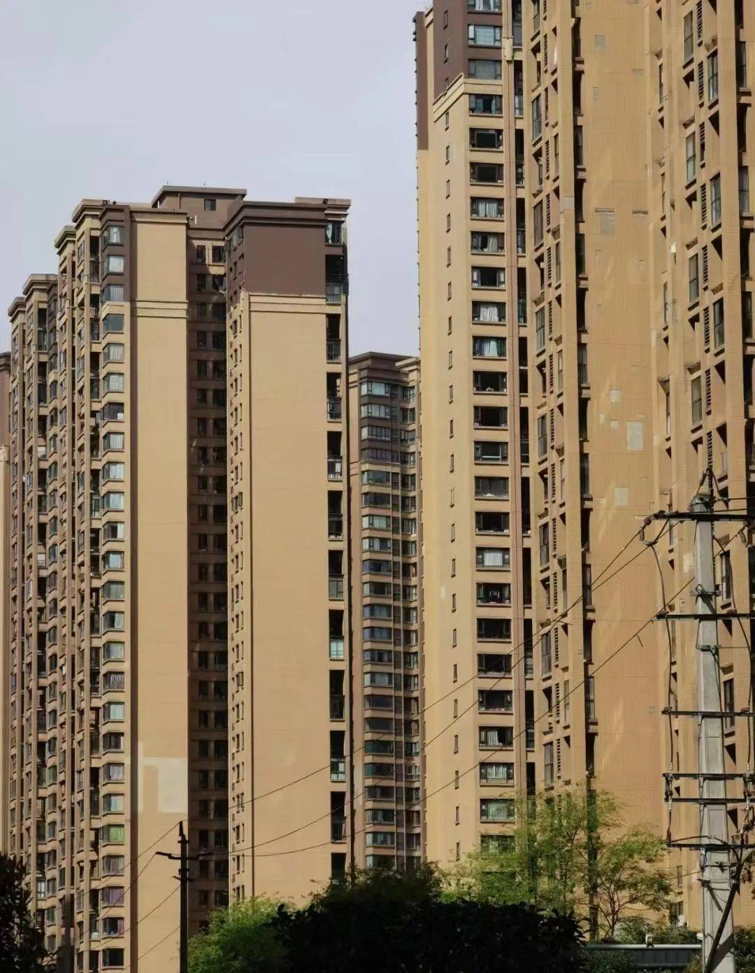 Hãy dành thời gian quan sát tường ngoài của khu chung cư bạn định mua, cả chục năm sau bạn cũng sẽ không hối tiếc!- Ảnh 2.