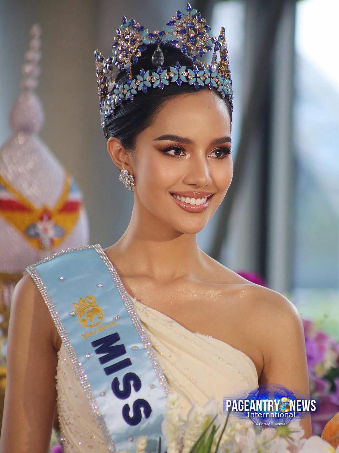 Chiếc váy “ăn điểm” của Miss World 2025: Không cần cố gắng vẫn là công chúa trong lòng dân- Ảnh 3. Chiếc váy “ăn điểm” của Miss World 2025: Không cần cố gắng vẫn là công chúa trong lòng dân- Ảnh 3.
