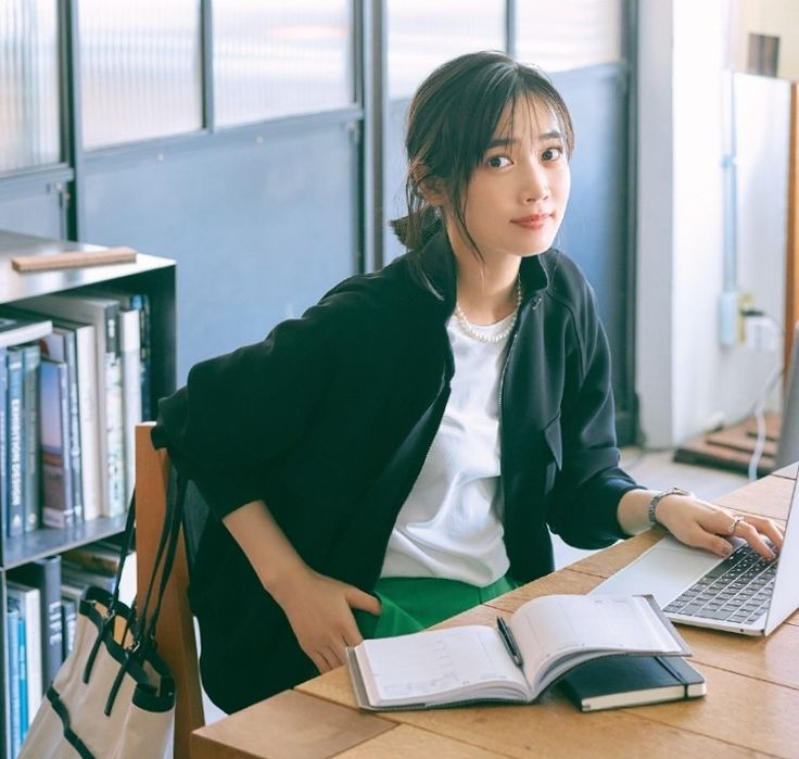 Giải ngố tài chính: Dòng tiền âm là gì? Vì sao lương 15 triệu vẫn không đủ sống?- Ảnh 2.