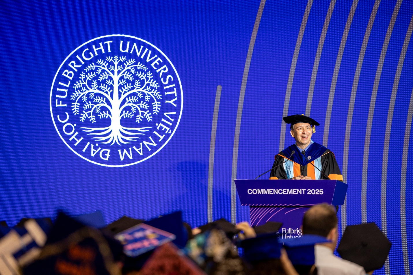 Những khoảnh khắc và câu chuyện được kể tại Lễ Tốt nghiệp 2025 của Trường Fulbright- Ảnh 2.