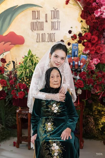 Quỳnh Lương tiễn biệt bà ngoại qua đời vì uống phải thuốc giả, nói 1 câu ai cũng xót xa- Ảnh 4. Quỳnh Lương tiễn biệt bà ngoại qua đời vì uống phải thuốc giả, nói 1 câu ai cũng xót xa- Ảnh 4.