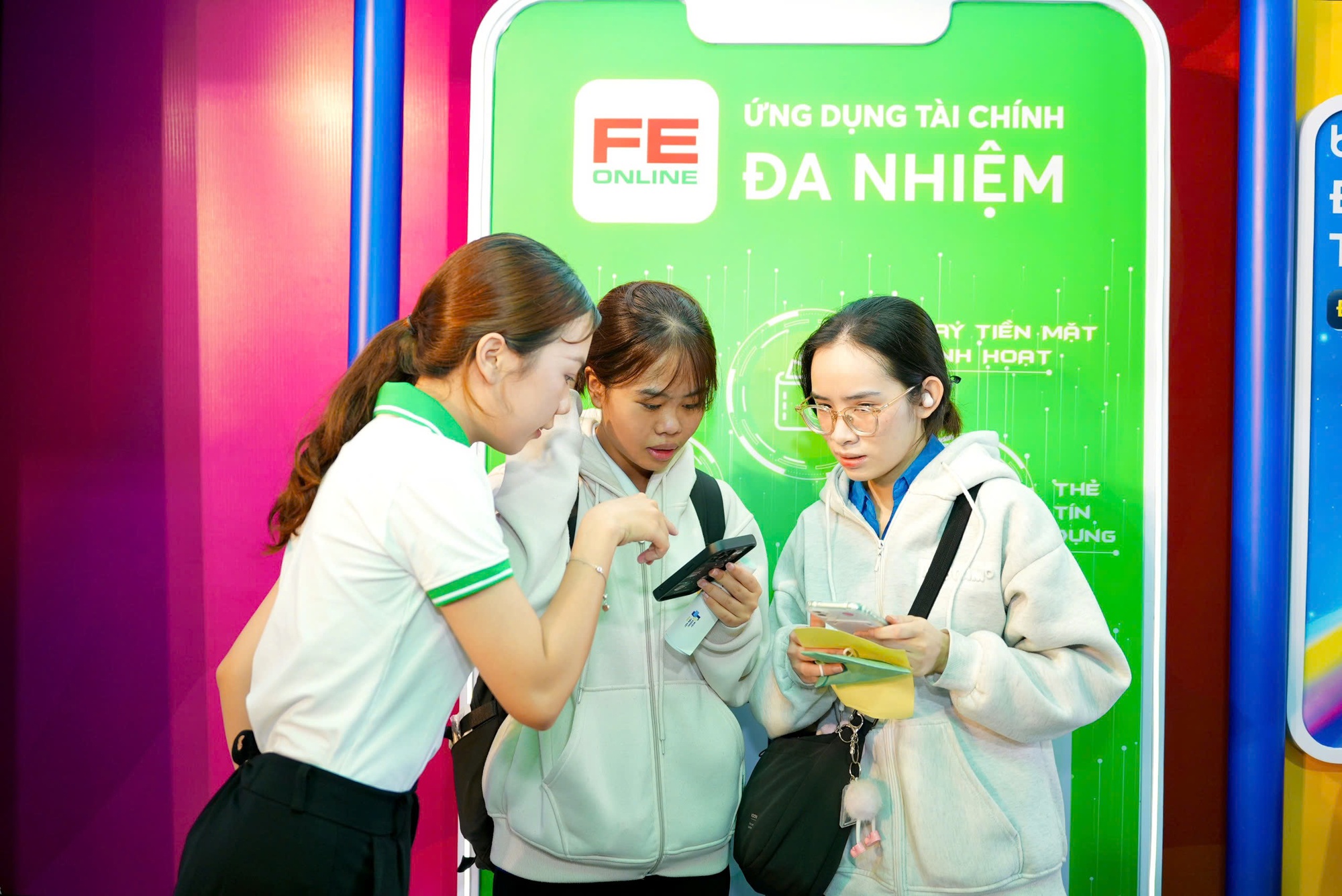 FE CREDIT chinh phục gen Z với ứng dụng tài chính FE ONLINE 2.0- Ảnh 4. FE CREDIT chinh phục gen Z với ứng dụng tài chính FE ONLINE 2.0- Ảnh 4.
