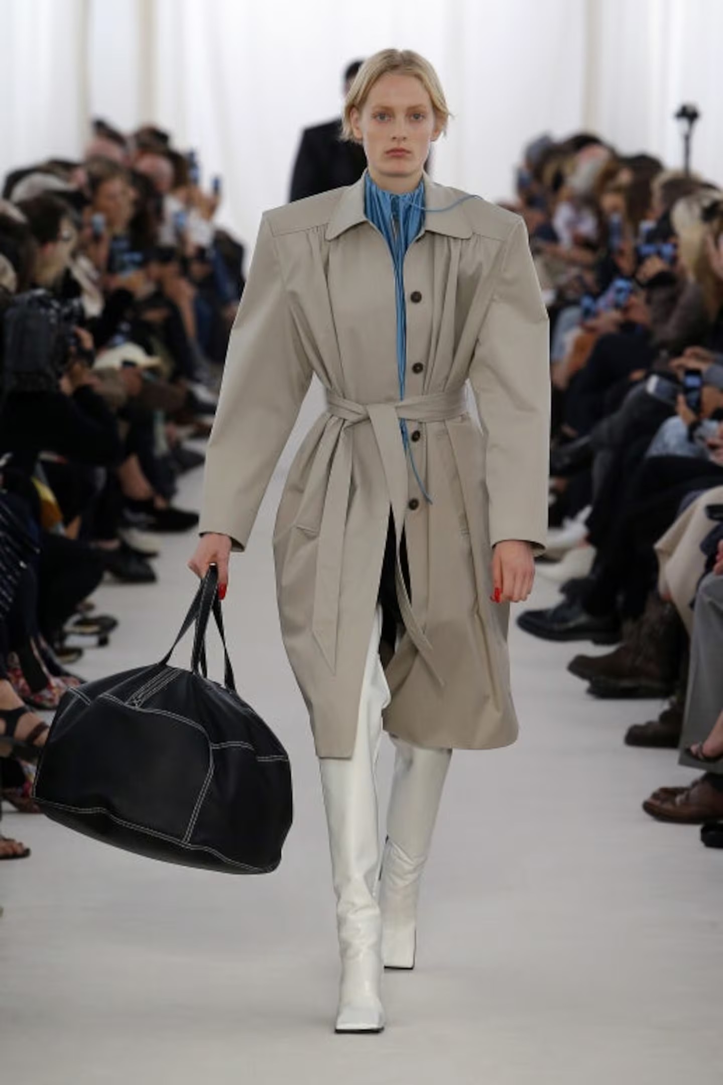 Vừa về với Gucci, cựu GĐST Balenciaga đã Vừa về với Gucci, cựu GĐST Balenciaga đã