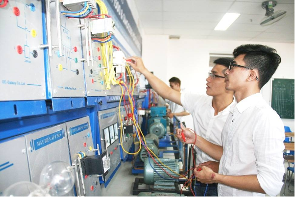 Top 10 ngành nghề có nhu cầu tuyển dụng cao nhất quý I/2025- Ảnh 5. Top 10 ngành nghề có nhu cầu tuyển dụng cao nhất quý I/2025- Ảnh 5.