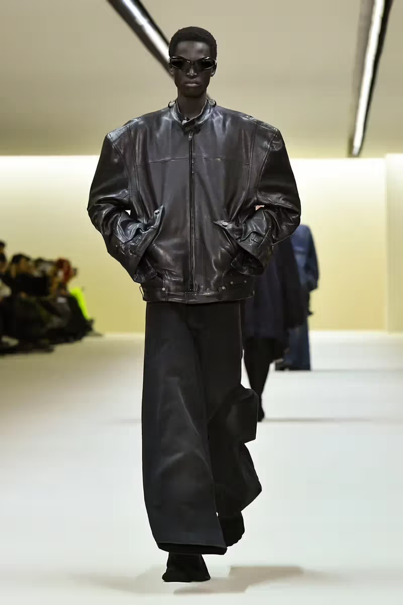 Vừa về với Gucci, cựu GĐST Balenciaga đã Vừa về với Gucci, cựu GĐST Balenciaga đã