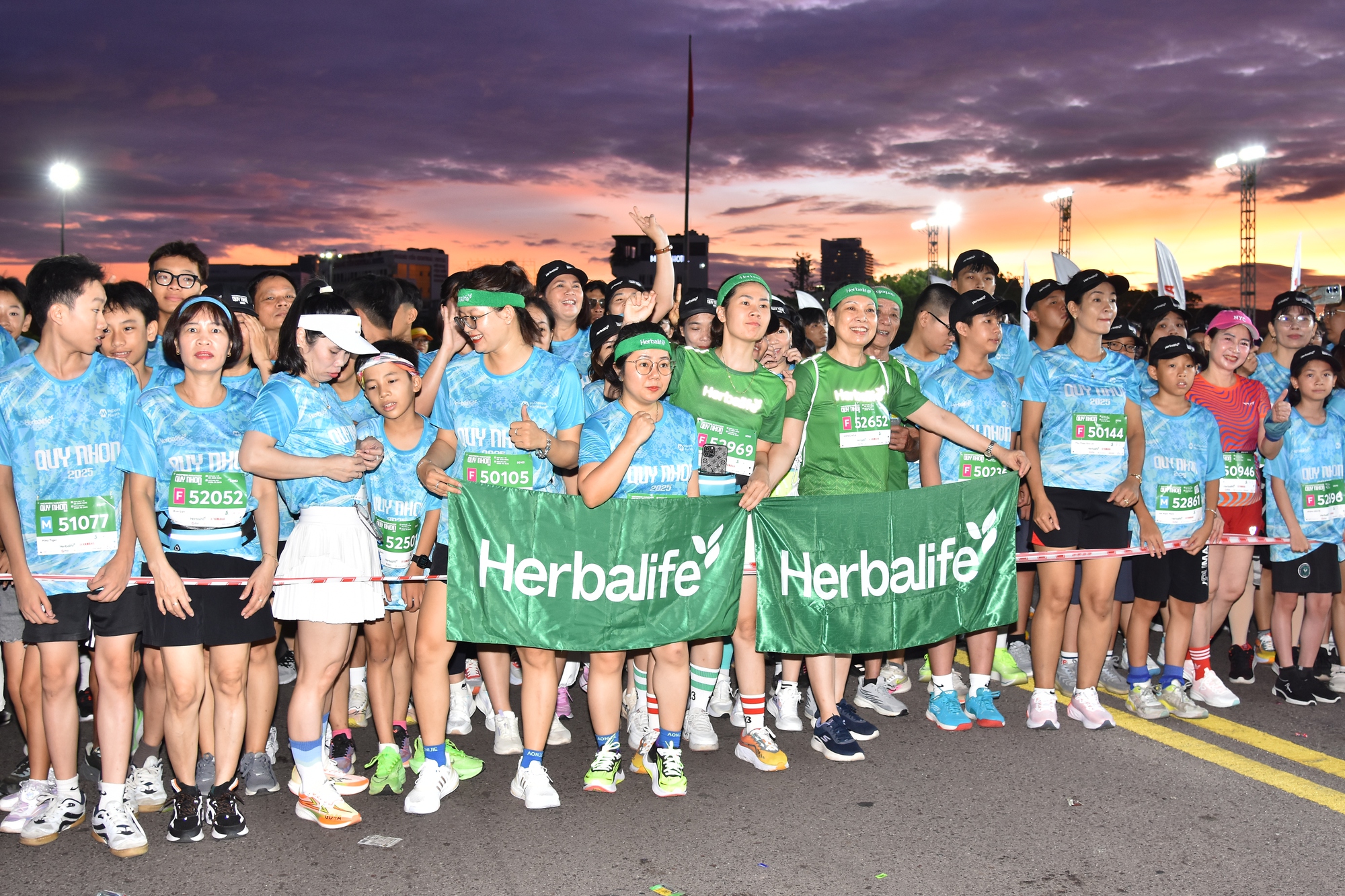 Herbalife tiếp tục lan tỏa lối sống năng động tại VnExpress Marathon Quy Nhơn 2025- Ảnh 2.