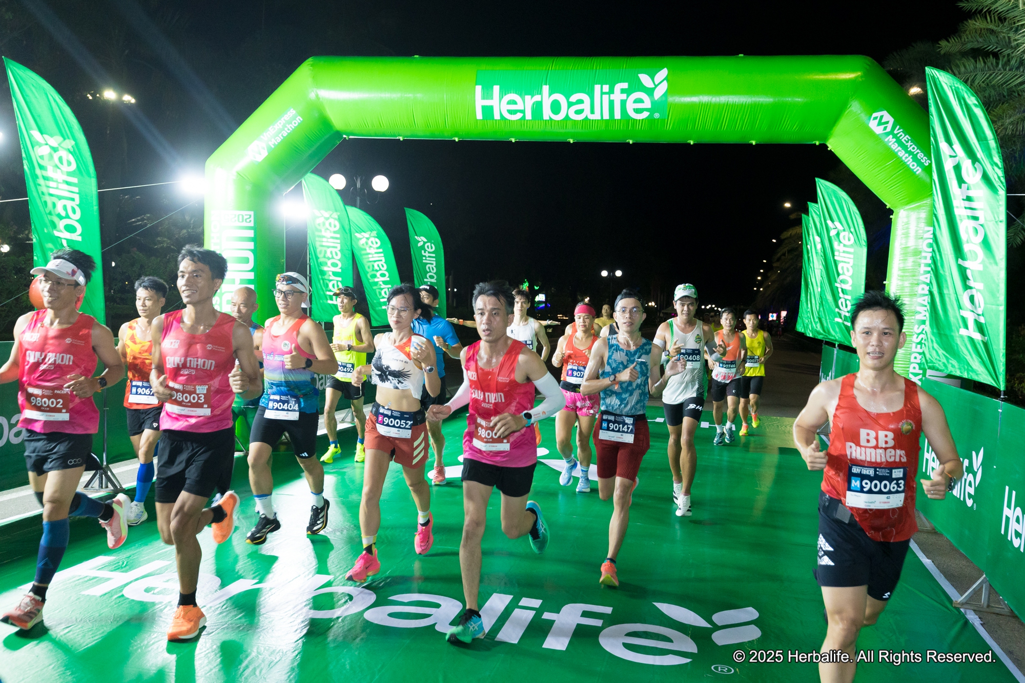Herbalife tiếp tục lan tỏa lối sống năng động tại VnExpress Marathon Quy Nhơn 2025- Ảnh 3.