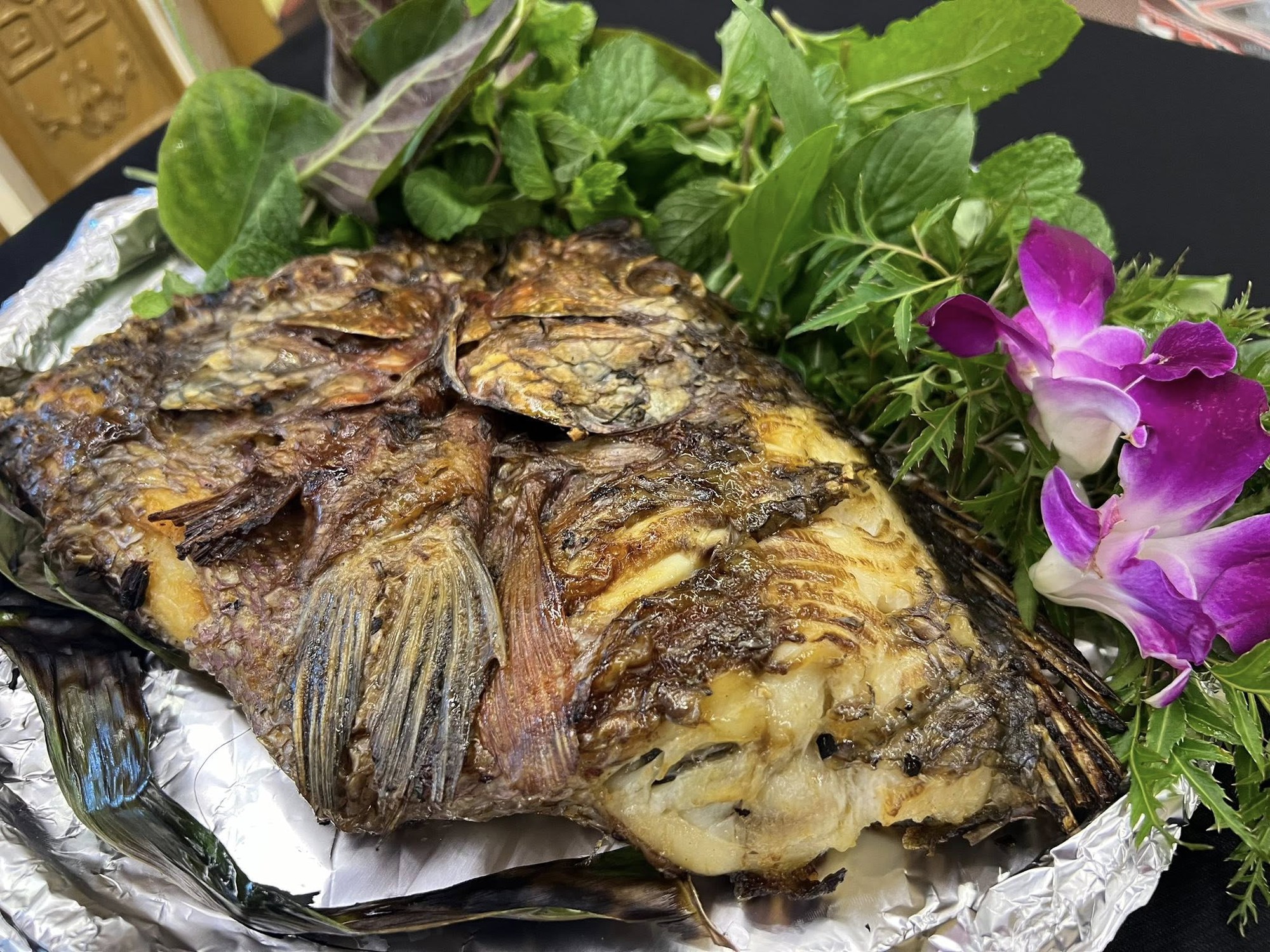 Ăn cá nướng giữa mùa hè oi bức nghe có vẻ nghịch lý? Nhưng với "pa pỉnh tộp", người Tây Bắc có lý do riêng!- Ảnh 7.