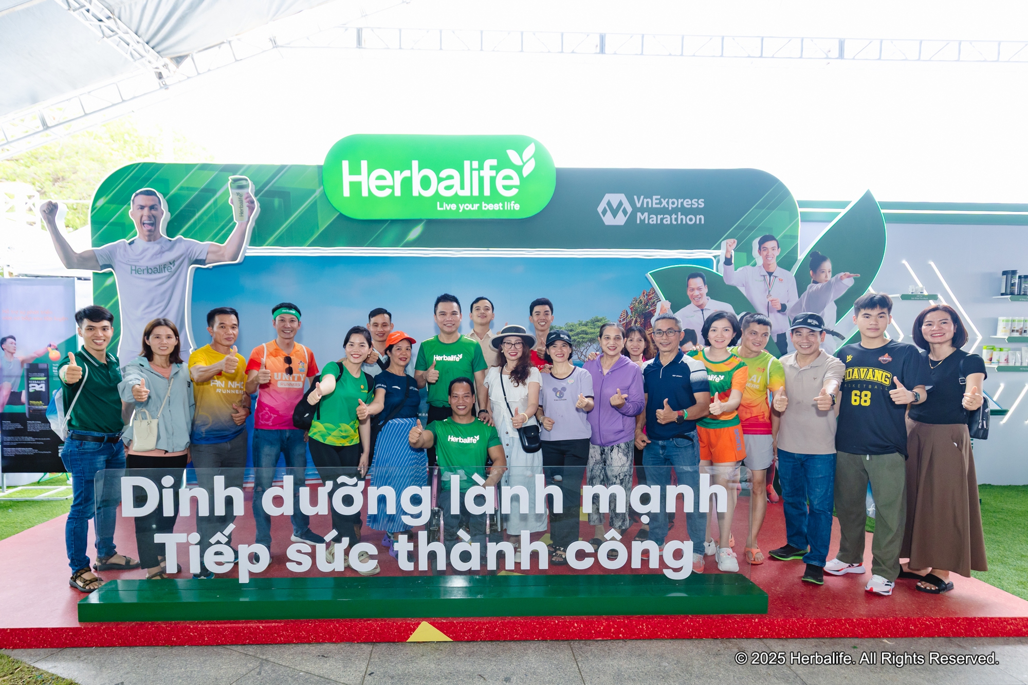 Herbalife tiếp tục lan tỏa lối sống năng động tại VnExpress Marathon Quy Nhơn 2025- Ảnh 7.