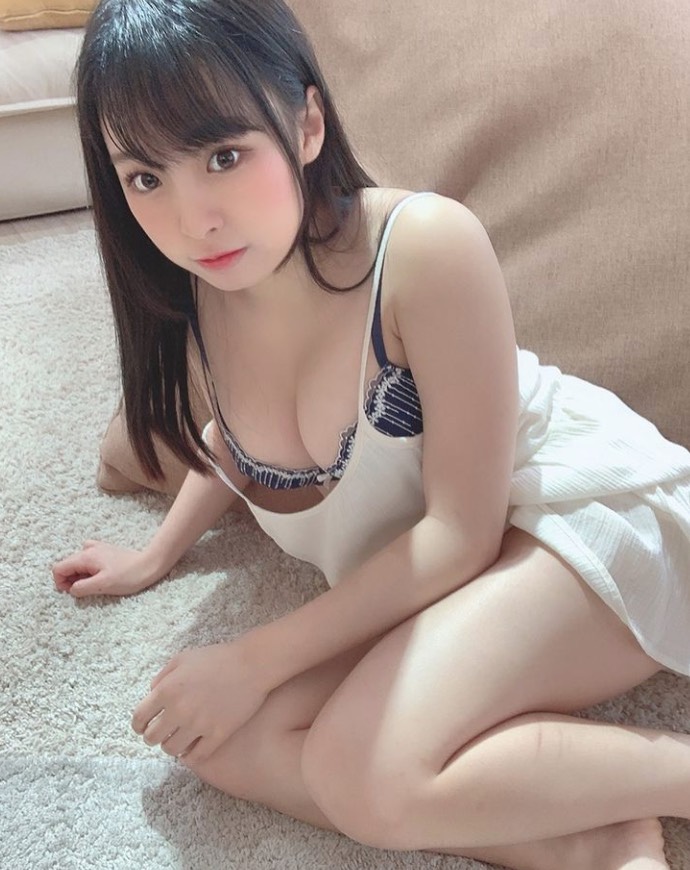 Rò rỉ gần 1.000 ảnh riêng tư, hot girl xinh đẹp tức giận, khẳng định không "chiêu trò"- Ảnh 2.