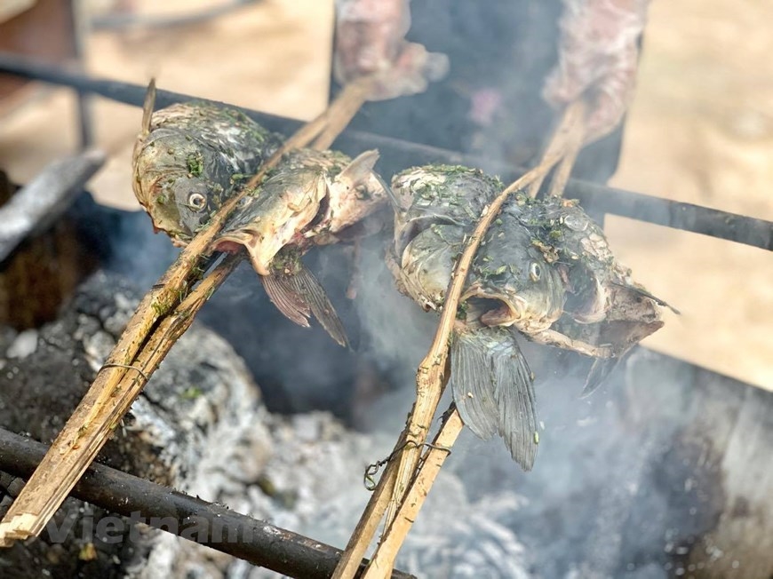 Ăn cá nướng giữa mùa hè oi bức nghe có vẻ nghịch lý? Nhưng với "pa pỉnh tộp", người Tây Bắc có lý do riêng!- Ảnh 5.