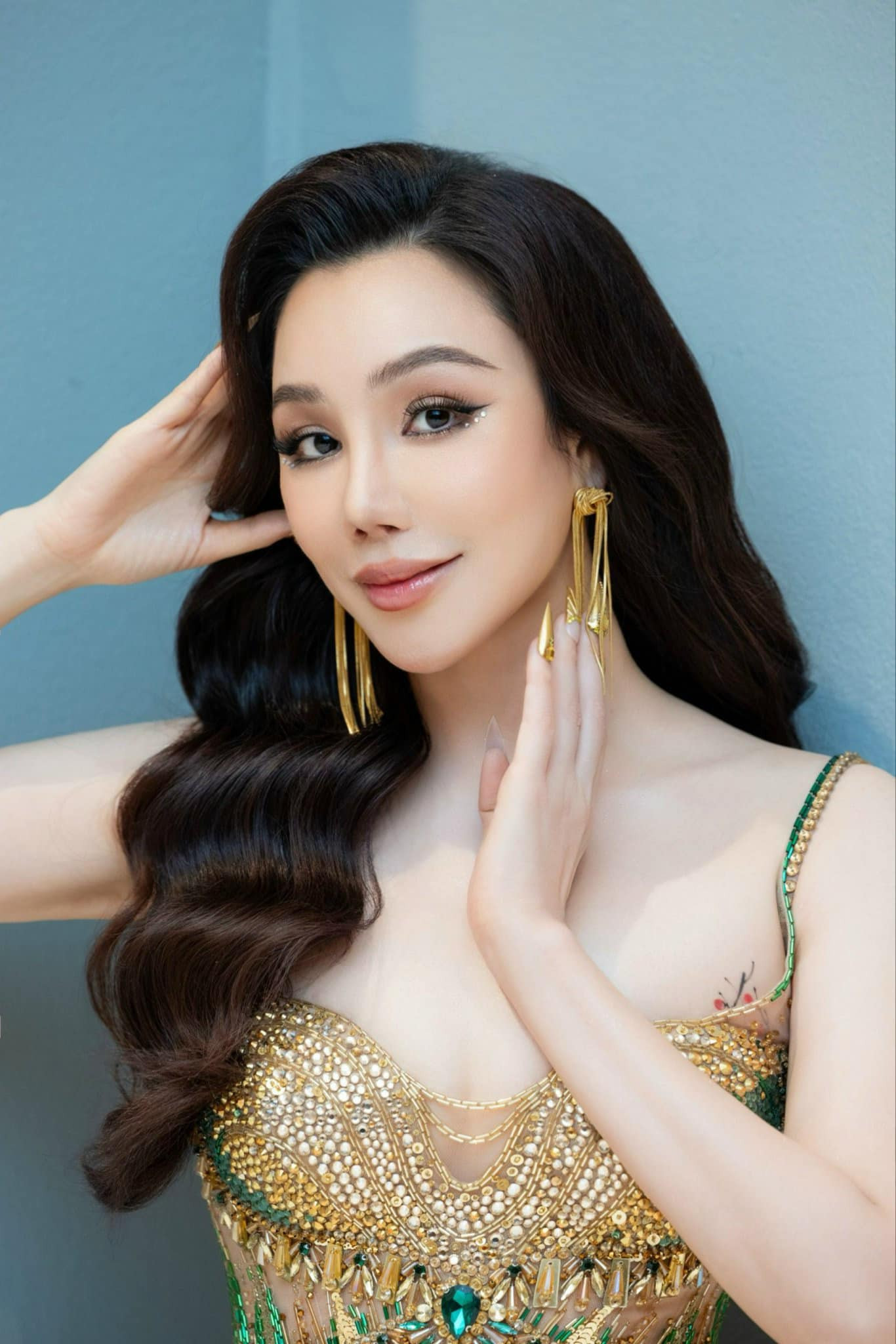 Nữ ca sĩ Vbiz đánh úp công khai con 2 tuổi, lễ cưới độc nhất vô nhị gây sốt cả truyền thông quốc tế- Ảnh 1.