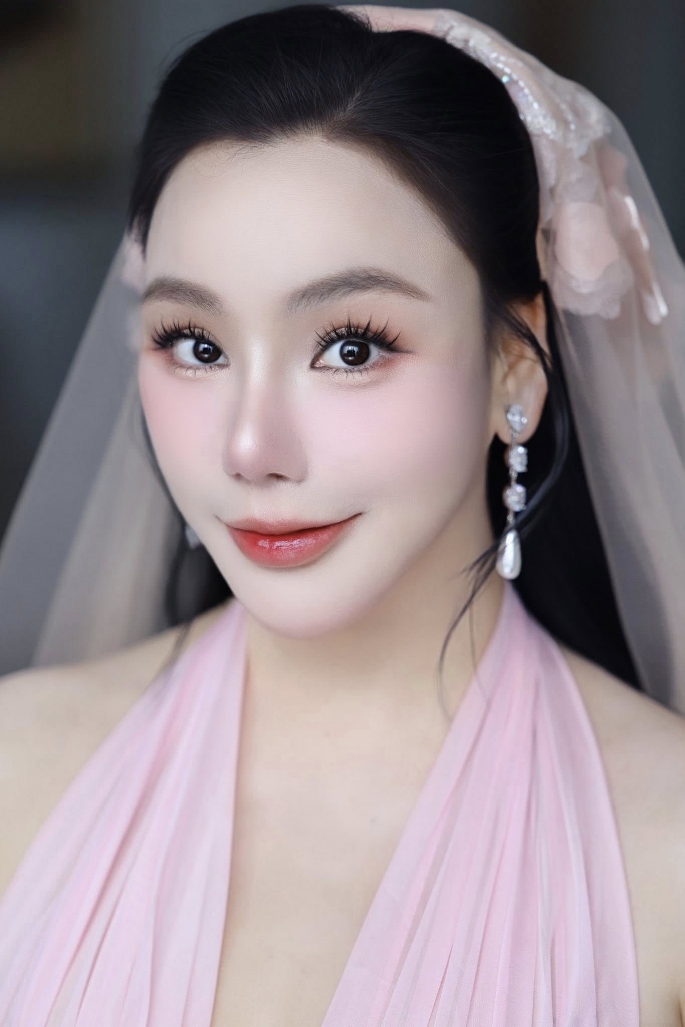 Nữ ca sĩ Vbiz đánh úp công khai con 2 tuổi, lễ cưới độc nhất vô nhị gây sốt cả truyền thông quốc tế- Ảnh 8.