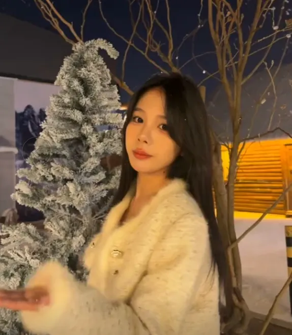 Chuyển hướng livestream TikTok, hot girl "flop" nặng, áp lực đến mức muốn hành động dại dột- Ảnh 3. Chuyển hướng livestream TikTok, hot girl "flop" nặng, áp lực đến mức muốn hành động dại dột- Ảnh 3.