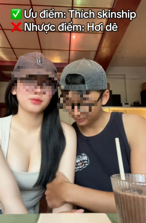 Video đôi bạn trẻ có hành động nhạy cảm nơi công cộng hút hơn 2 triệu lượt xem, CĐM phản ứng trái chiều- Ảnh 2. Video đôi bạn trẻ có hành động nhạy cảm nơi công cộng hút hơn 2 triệu lượt xem, CĐM phản ứng trái chiều- Ảnh 2.