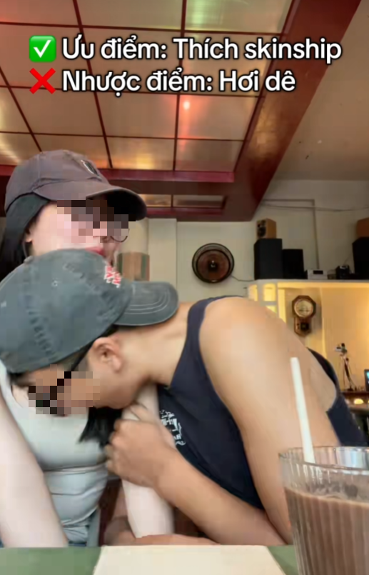 Video đôi bạn trẻ có hành động nhạy cảm nơi công cộng hút hơn 2 triệu lượt xem, CĐM phản ứng trái chiều- Ảnh 3. Video đôi bạn trẻ có hành động nhạy cảm nơi công cộng hút hơn 2 triệu lượt xem, CĐM phản ứng trái chiều- Ảnh 3.