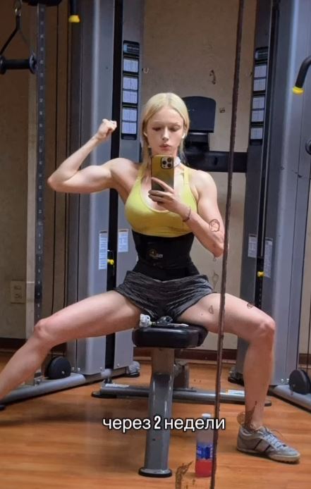 Sau 10 năm tập luyện, "búp bê Barbie sống" vòng eo 47cm giờ đã cơ bắp cuồn cuộn thế này!- Ảnh 3.